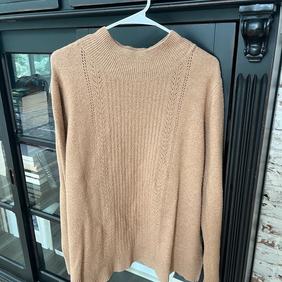 Old Navy Sweaters - Old Navy Long Sleeve Sweater. Women’s Sz-XL. Neutral Camel. Tunic Length.